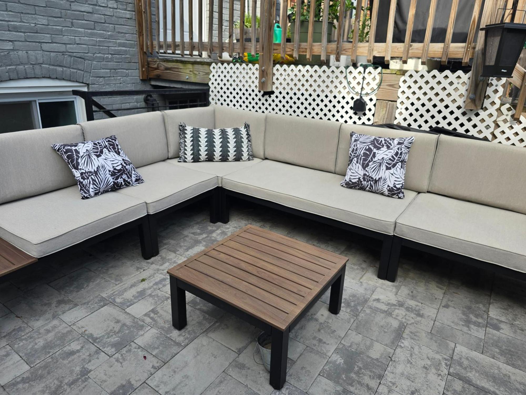 Beautiful Basement Suite & Outdoor Oasis ワシントン エクステリア 写真