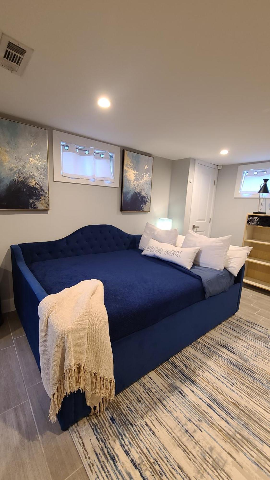 Beautiful Basement Suite & Outdoor Oasis ワシントン エクステリア 写真